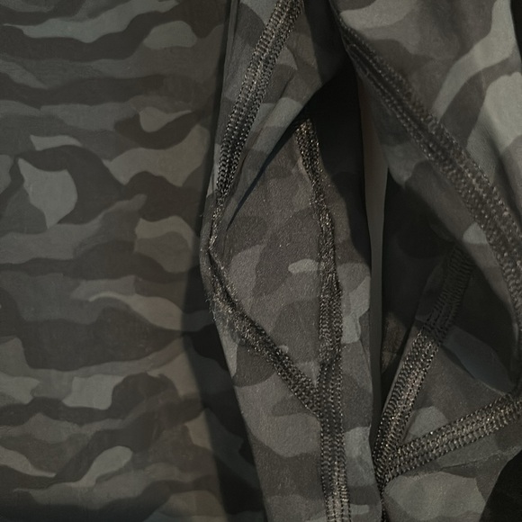 Lululemon Rise and Run Long Sleeve Camo - Picture 4 of 4